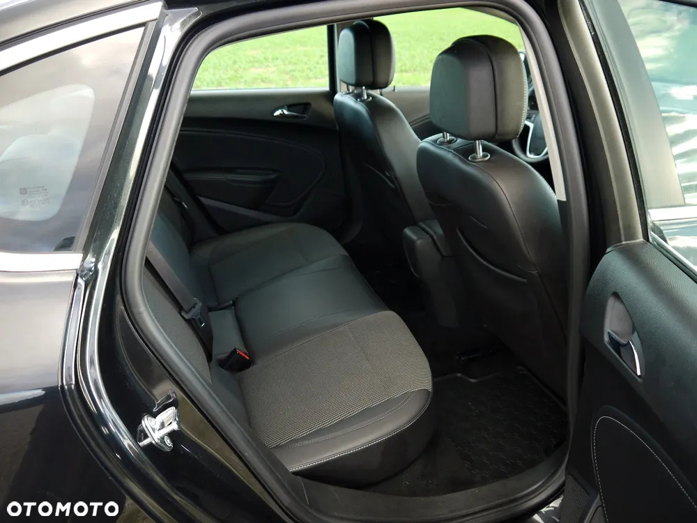 Opel Astra IV 1.4 T Executive - 27