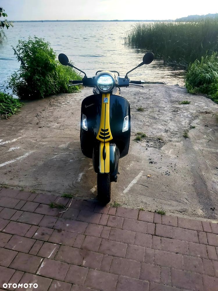 Piaggio Vespa - 2