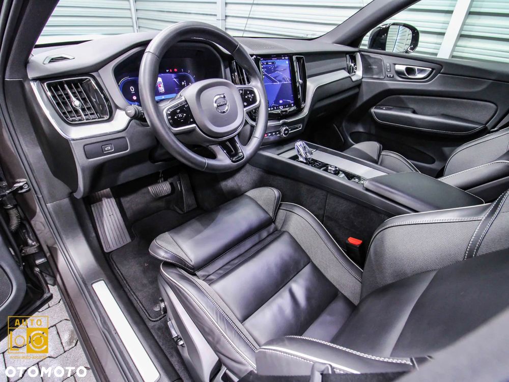Volvo XC 60 B4 D AWD Plus Dark - 18