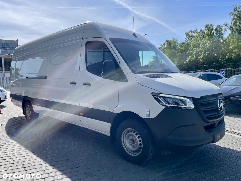 Mercedes-Benz Sprinter - 2