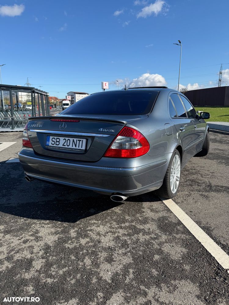 Mercedes-Benz E 320 CDI 4-Matic Estate Aut - 3