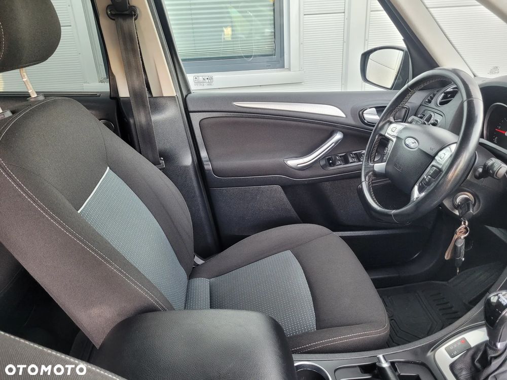 Ford Galaxy 2.0 TDCi DPF Business Edition - 36