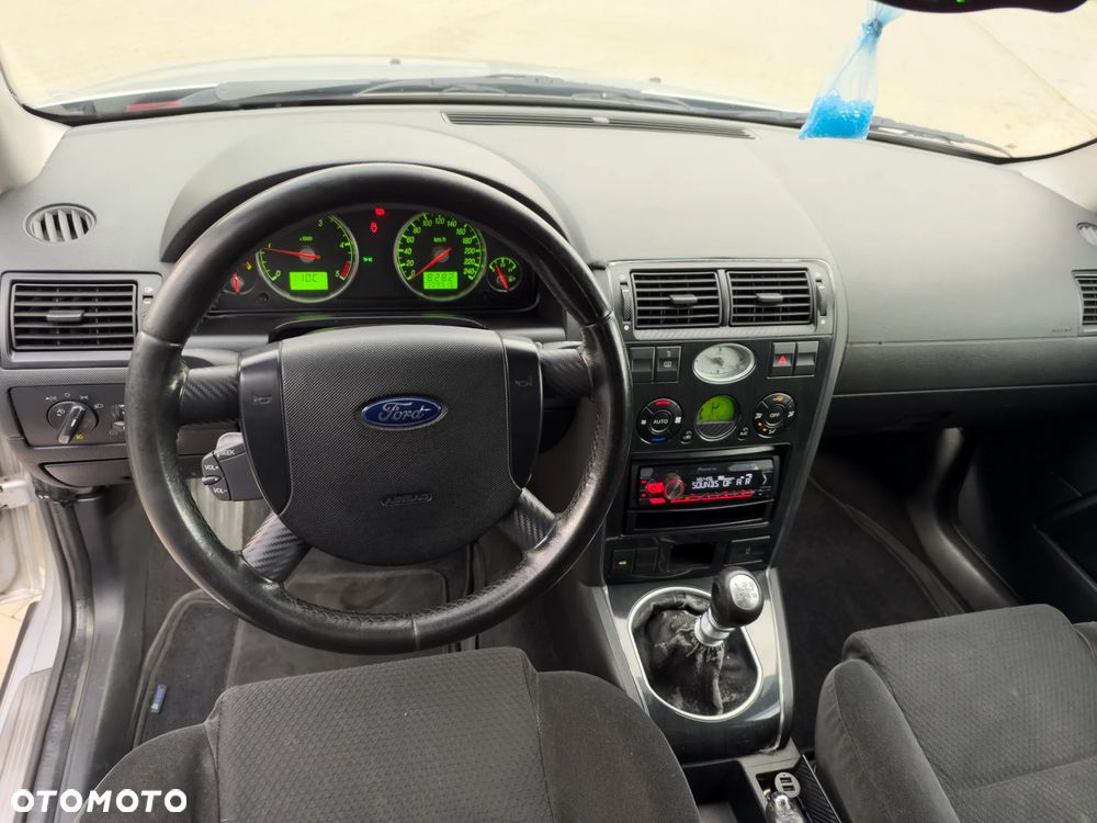 Ford Mondeo 2.0 TDDi Ghia - 17