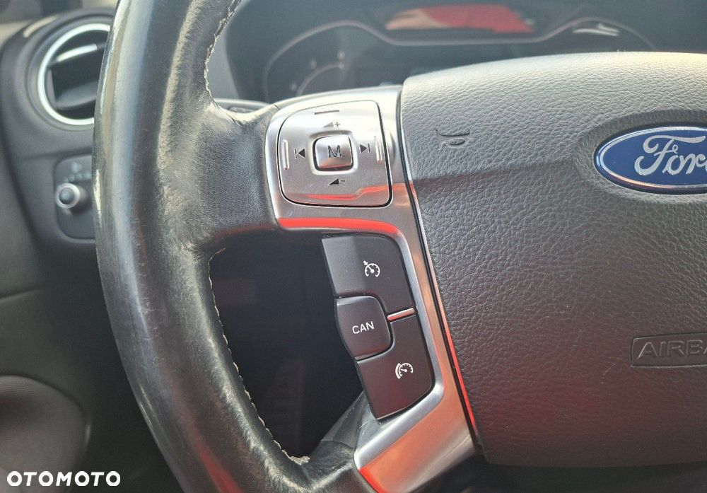 Ford Mondeo - 34
