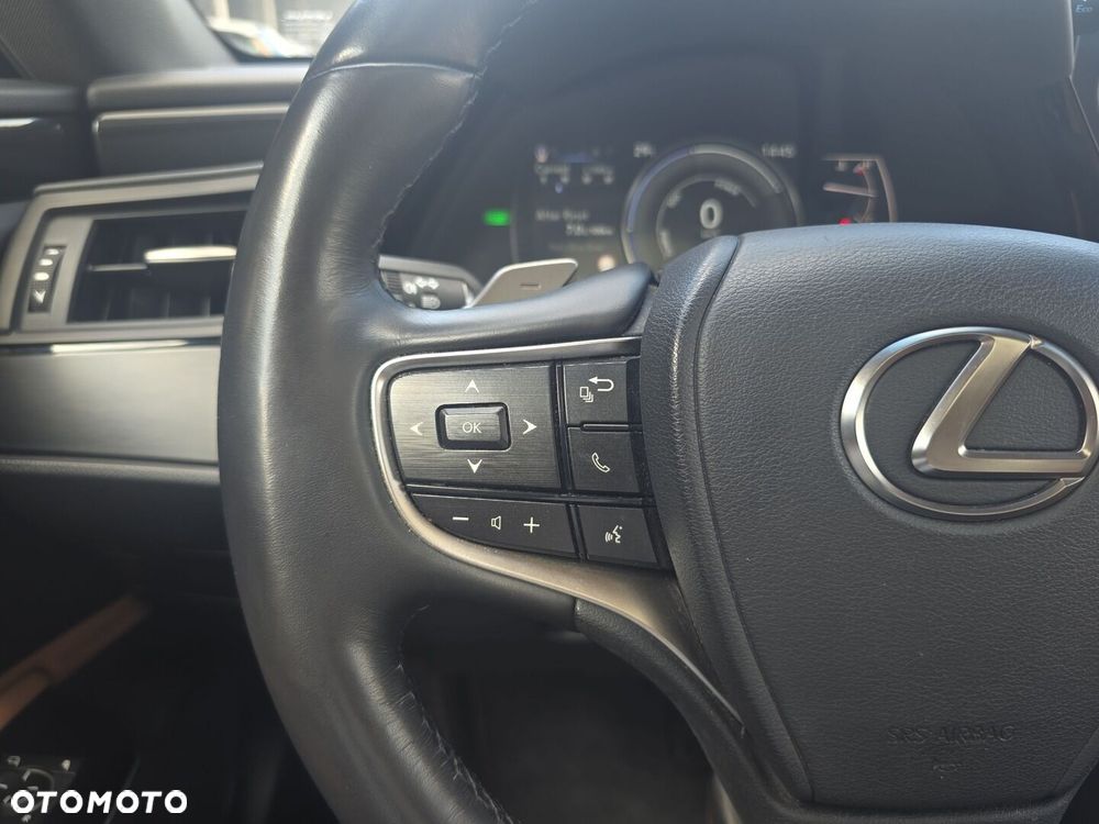 Lexus ES 300h Business Edition - 12