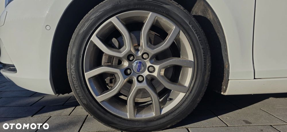 Volvo V40 D3 Summum - 17