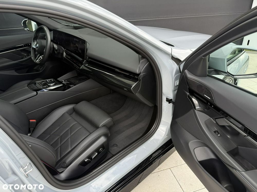 BMW Seria 5 520d xDrive mHEV M Sport - 30
