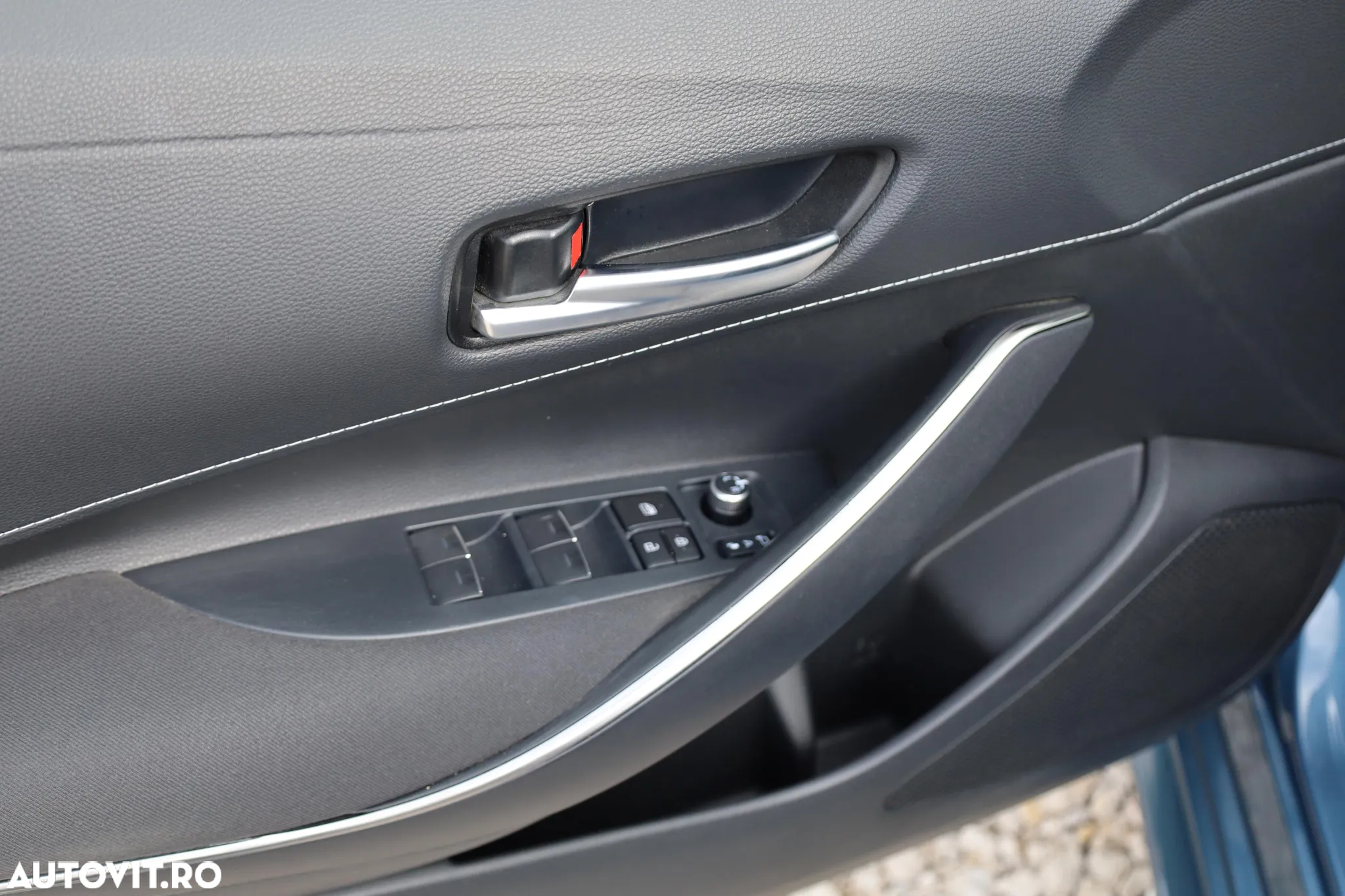 Toyota Corolla 1.8 Hybrid Comfort - 18