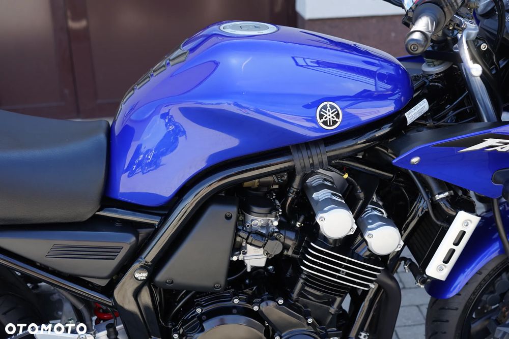 Yamaha FZS - 11