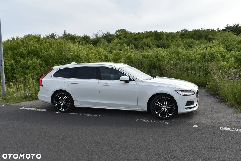 Volvo V90 D4 Momentum Pro - 33