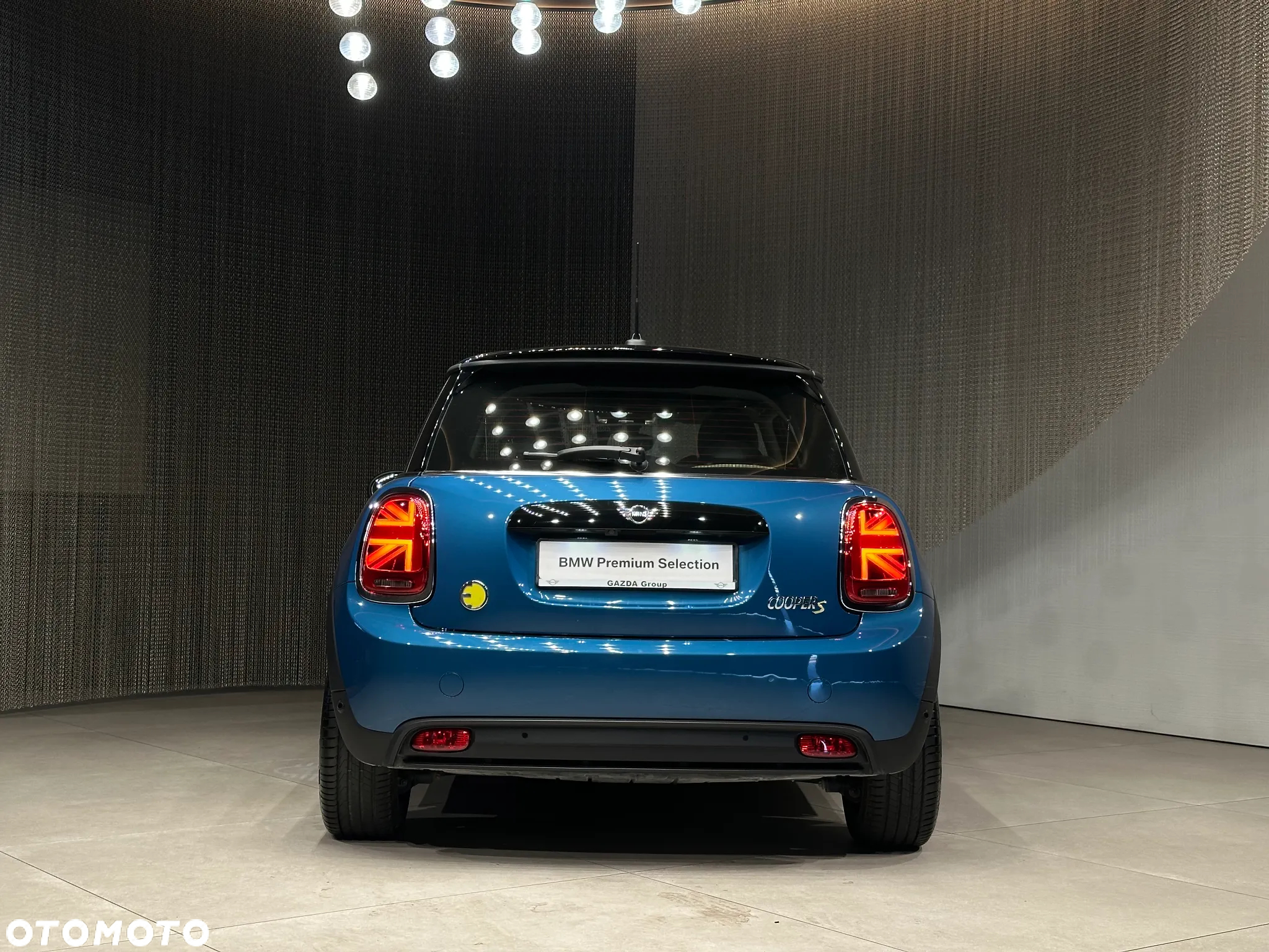 MINI Cooper SE Classic Trim - 10