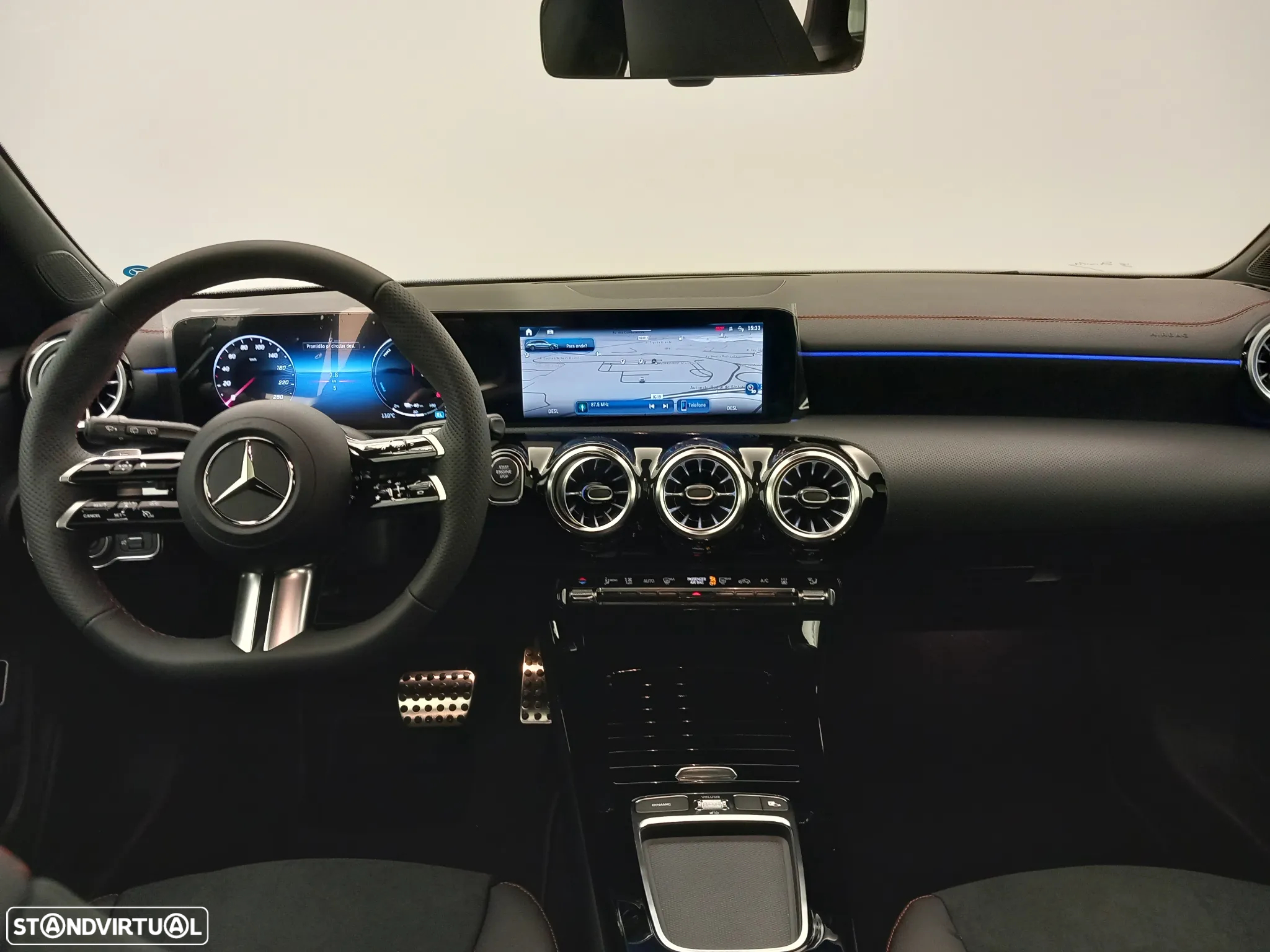 Mercedes-Benz CLA 250 e Shooting Brake AMG Line - 11