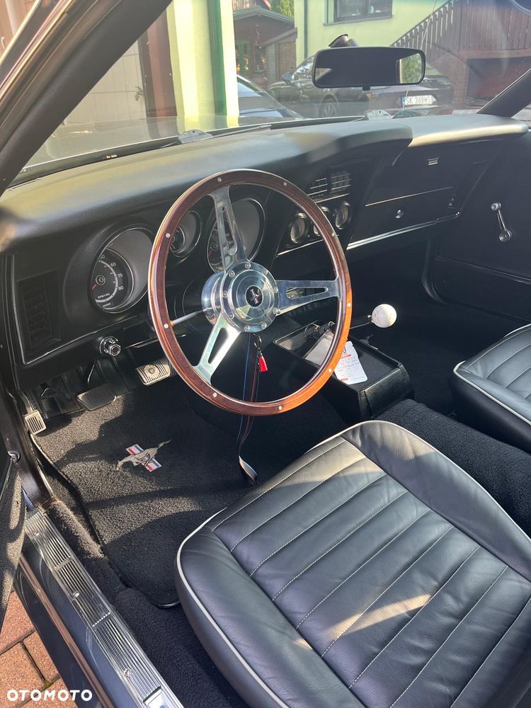 Ford Mustang - 7