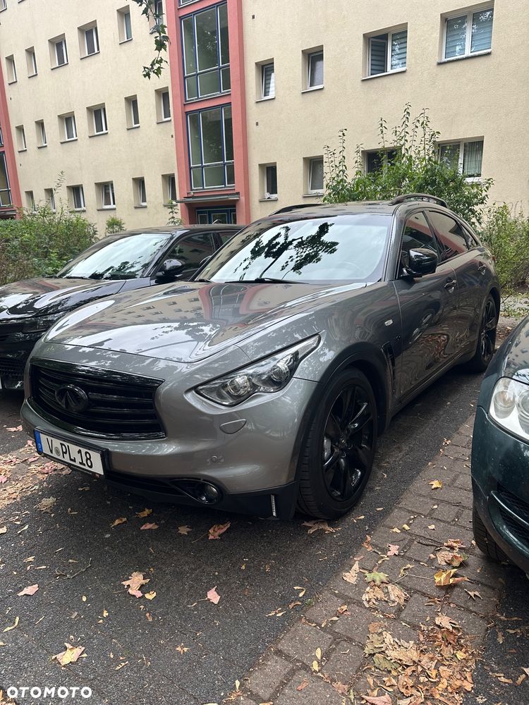 Infiniti QX70 - 1