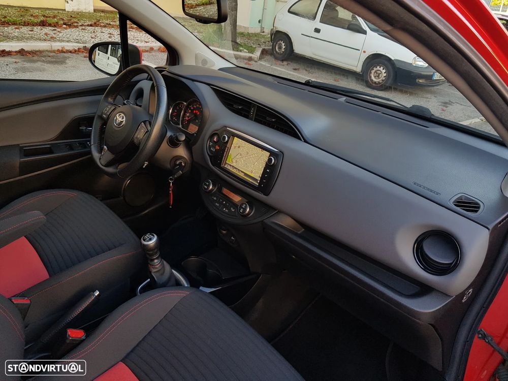 Toyota Yaris 1.4 D-4D Sport+P.Techno +T.Panoramico - 35