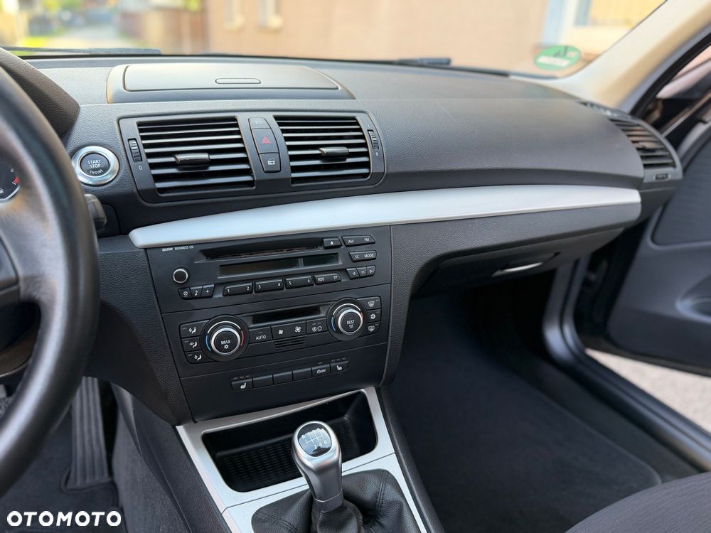 BMW Seria 1 120i - 13