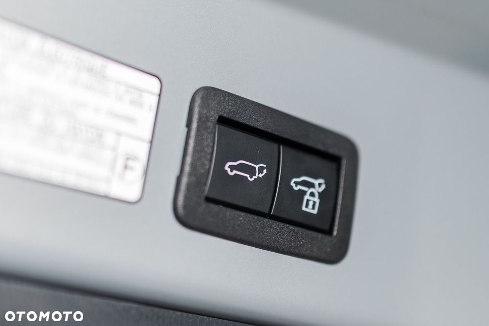 Toyota Corolla Cross 2.0 Hybrid Executive - 31