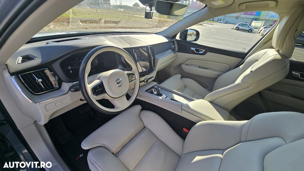 Volvo XC 60 Recharge T8 AWD AT Ultimate Dark - 5