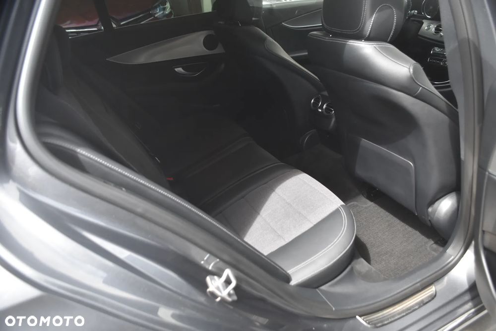 Mercedes-Benz Klasa E 220 d 9G-TRONIC Exclusive - 10