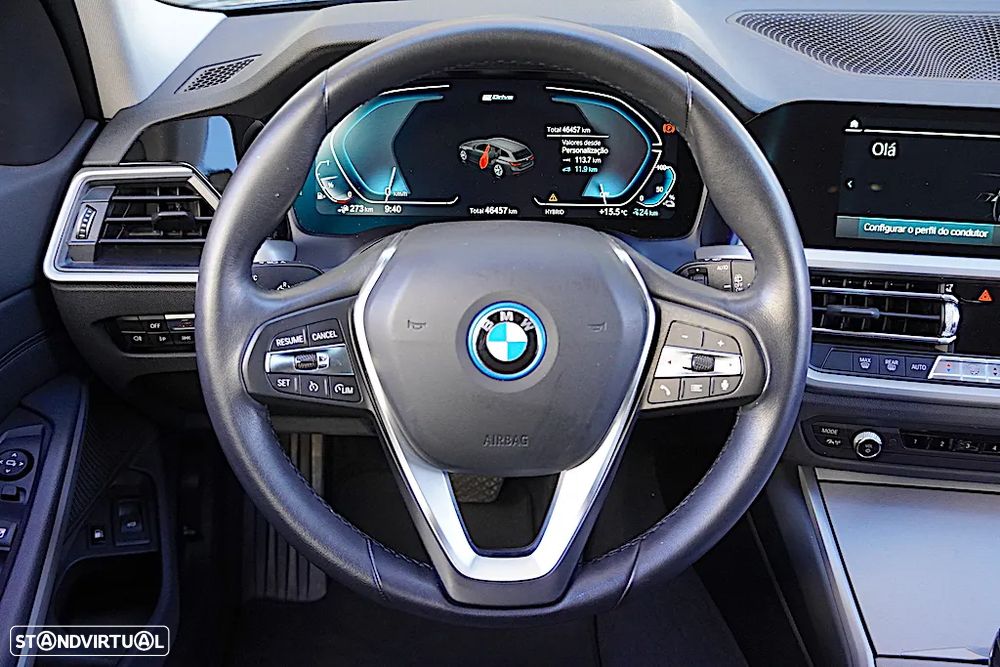 BMW 330 e Touring Auto - 31