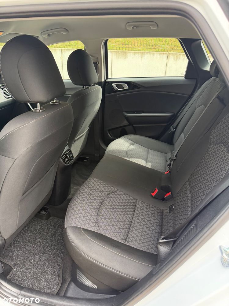 Kia Ceed - 29