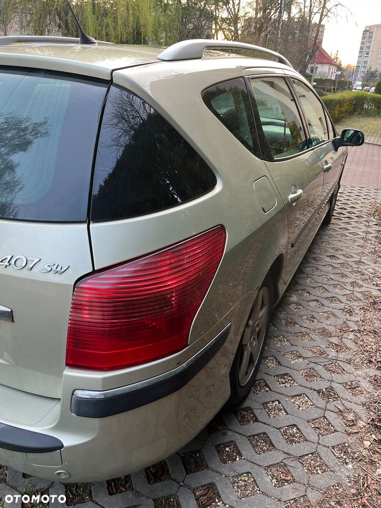 Peugeot 407 2.0 HDI Premium navtech gama - 4
