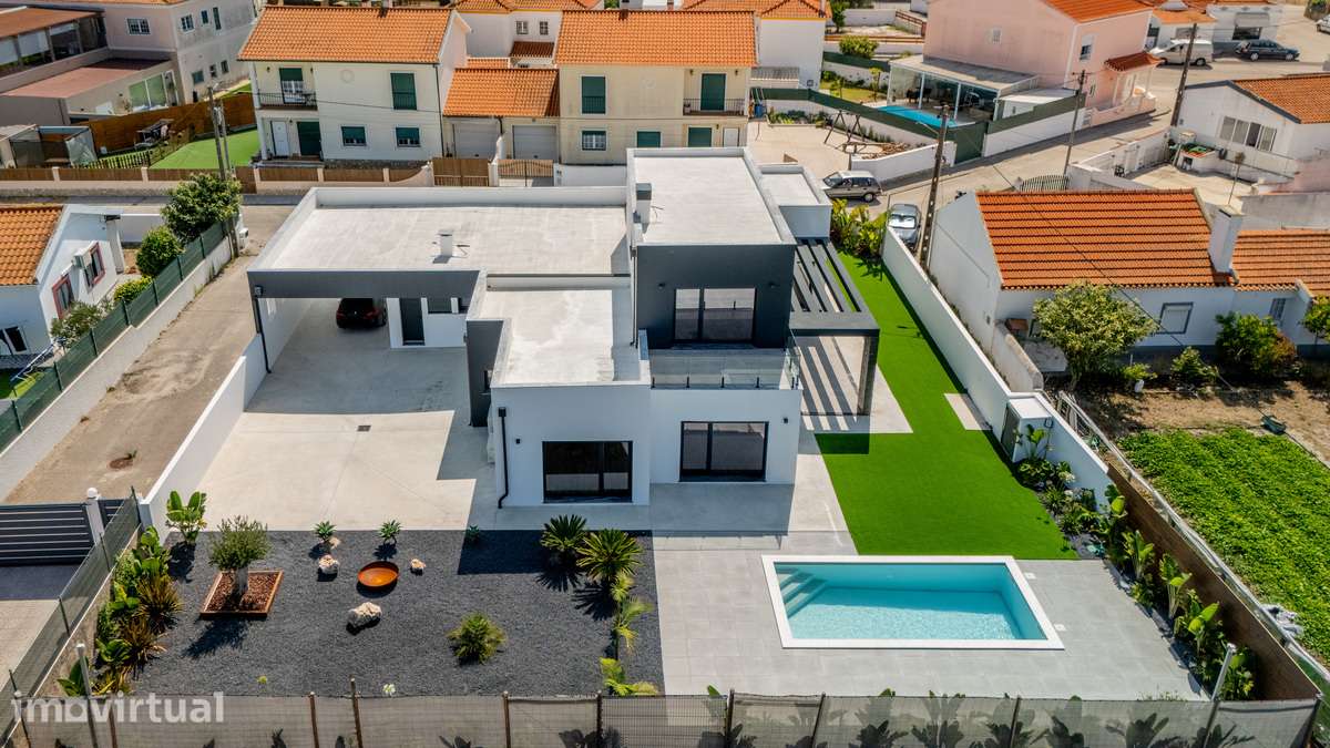 Moradia T5 de Luxo com Piscina |  a 3 Minutos da Praia de Santa Cruz - Grande imagem: 2/58