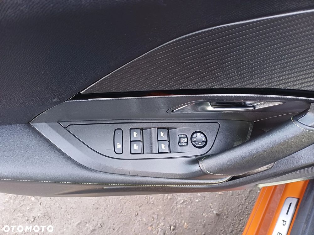Peugeot 2008 PureTech 130 EAT8 GT Pack - 15