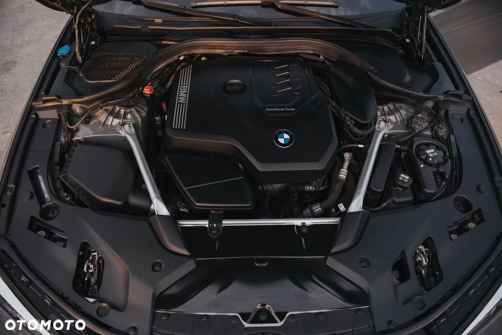 BMW Seria 5 520i - 23