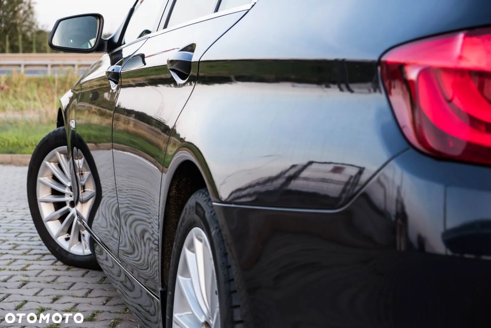 BMW Seria 5 520d - 24