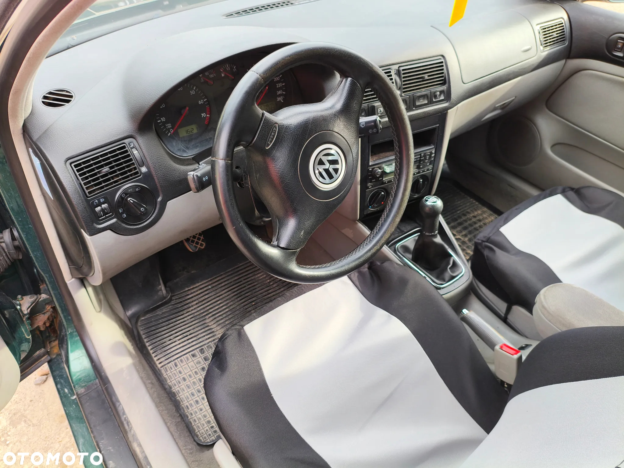 Volkswagen Golf IV 1.8 Comfortline - 19
