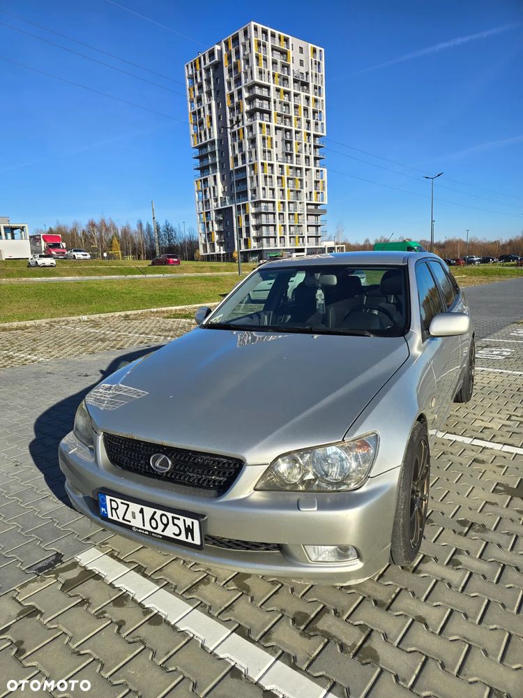 Lexus IS 300 Elegance - 3