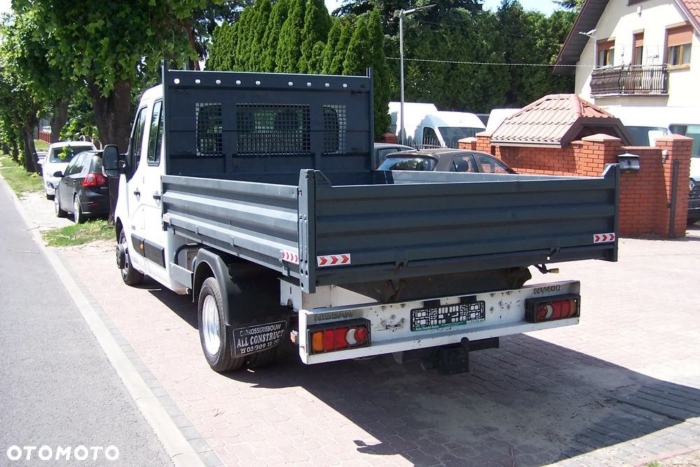 Nissan NV 400 - 5