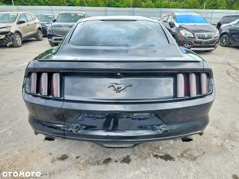 Ford Mustang - 6