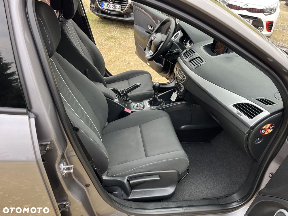 Renault Megane ENERGY dCi 110 Start & Stop LIMITED - 17
