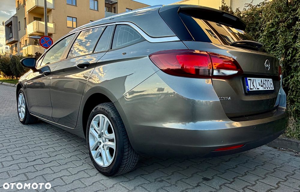 Opel Astra 1.6 D (CDTI) Automatik Innovation - 17
