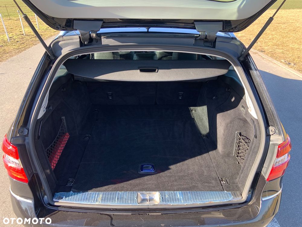 Mercedes-Benz Klasa E 200 CGI BlueEffICIENCY - 25