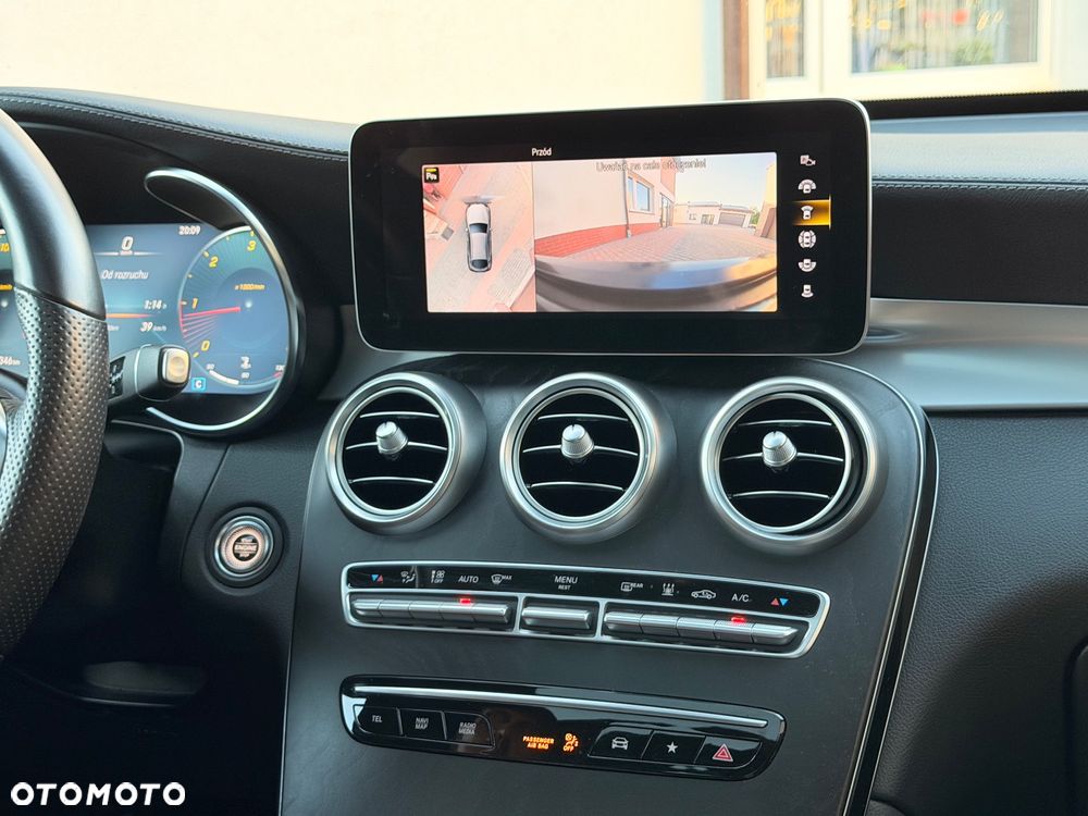 Mercedes-Benz GLC 300 d 4-Matic - 23