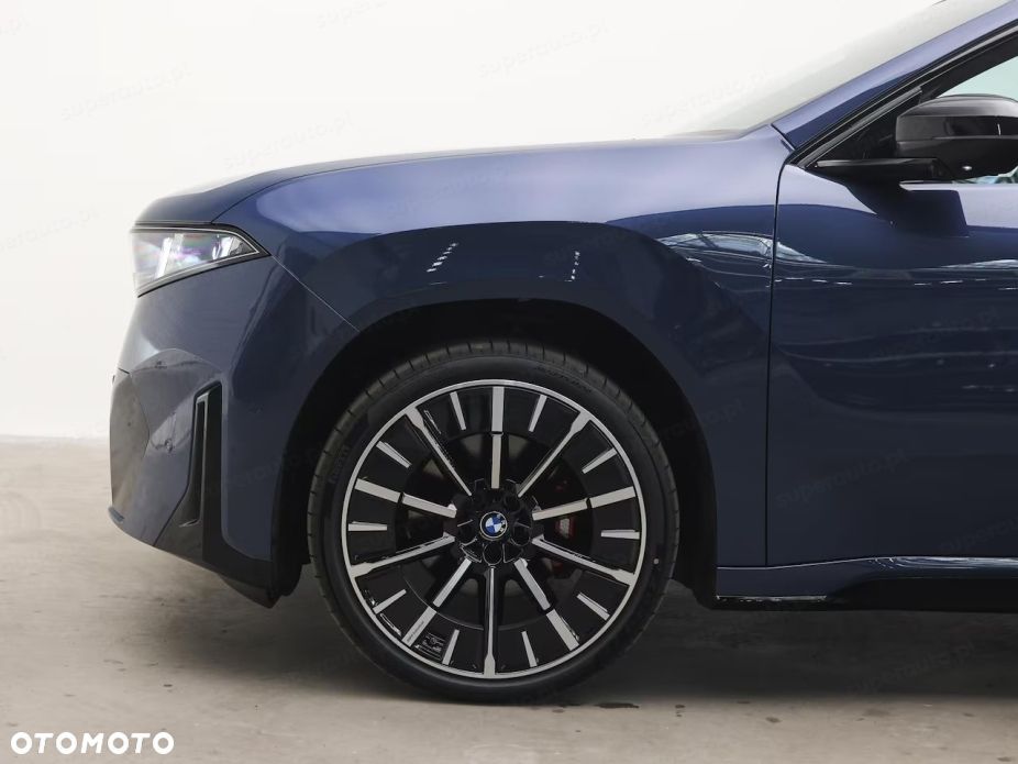 BMW iX3 - 16