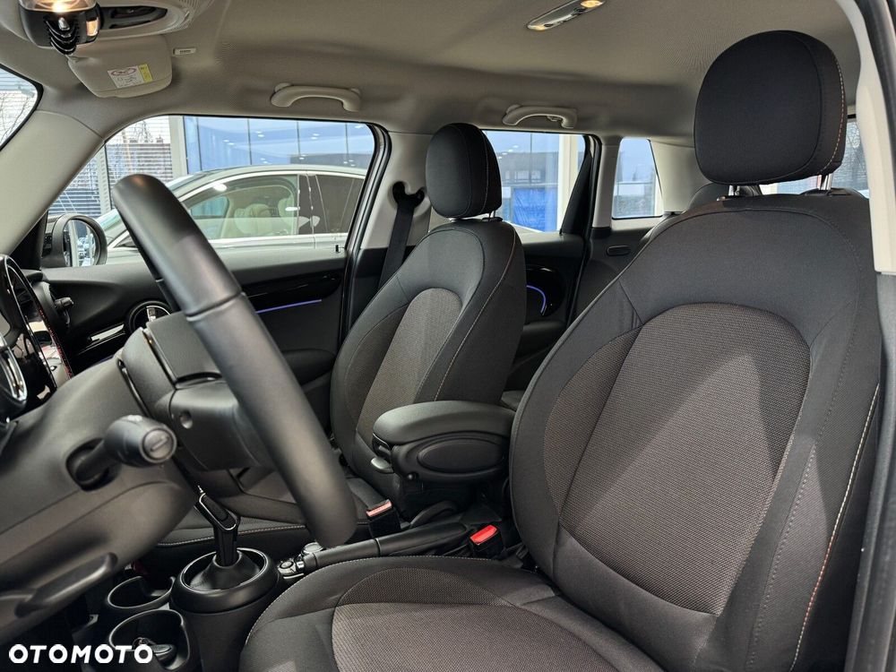 MINI Cooper Standard - 10