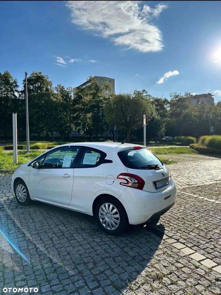 Peugeot 208 - 6