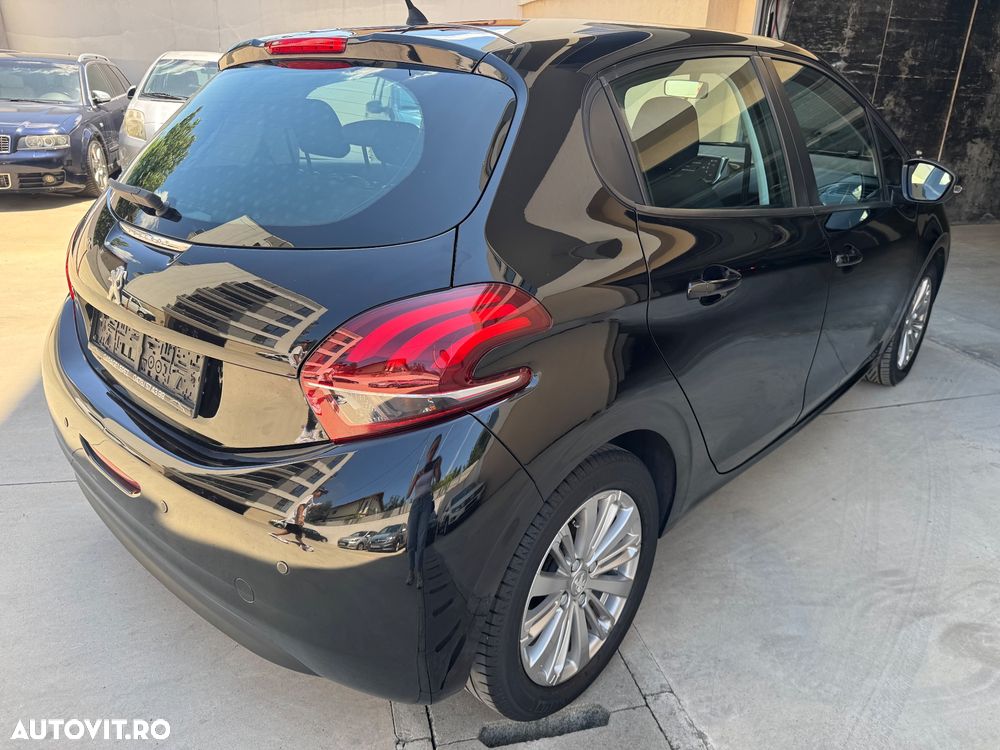 Peugeot 208 82 PureTech Style - 6