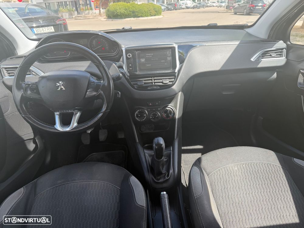 Peugeot 208 1.2 PureTech Style - 24