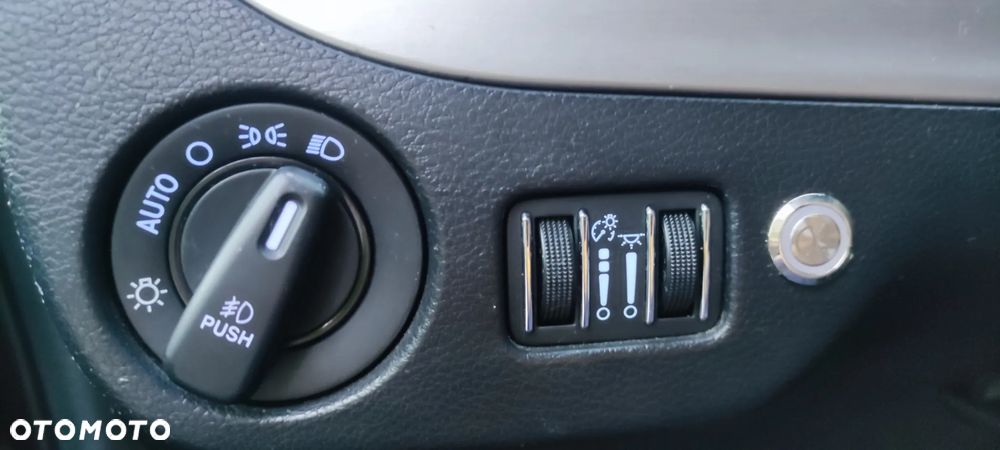 Dodge Grand Caravan - 6