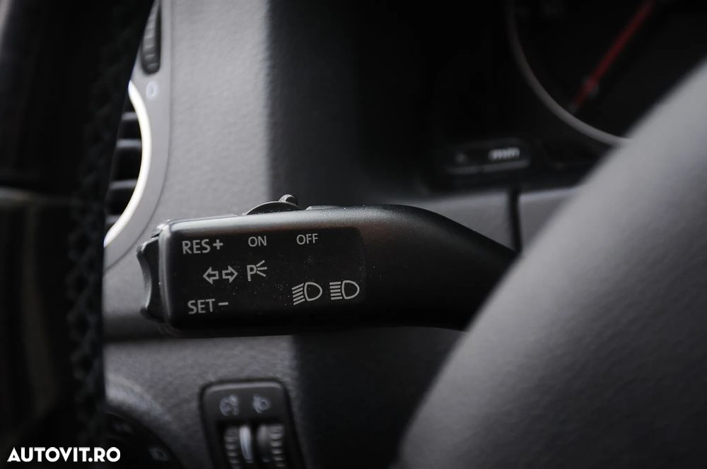 Volkswagen Golf Plus 2.0 TDI Tour - 10