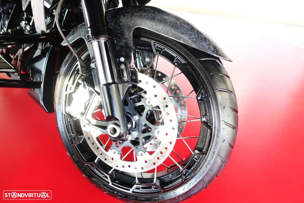 Harley-Davidson Road Glide CVO - 25