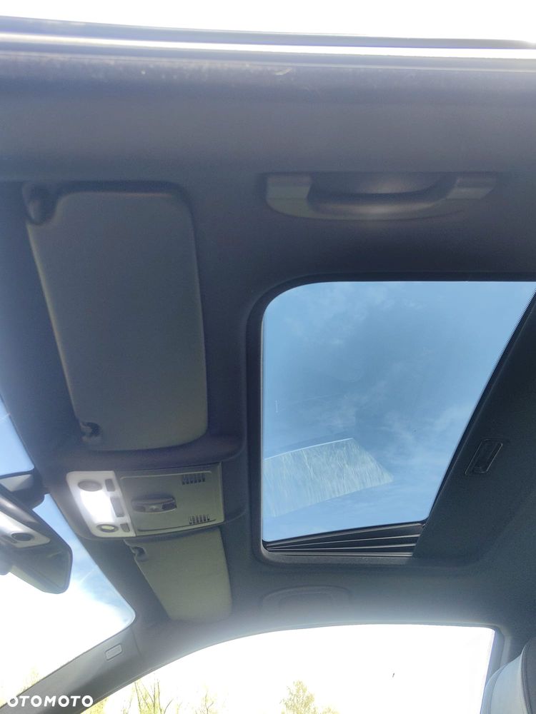 BMW Seria 3 330i - 9