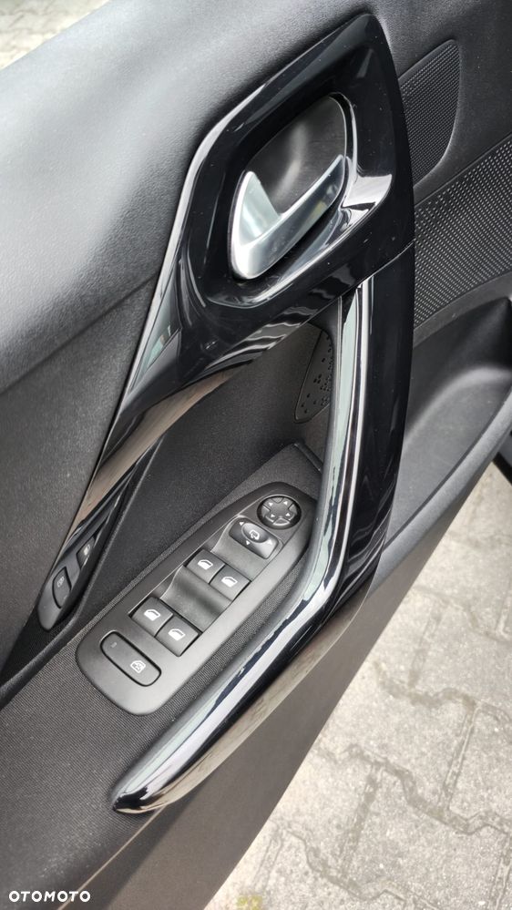 Peugeot 2008 - 23