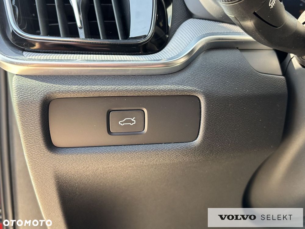 Volvo V60 Cross Country - 36