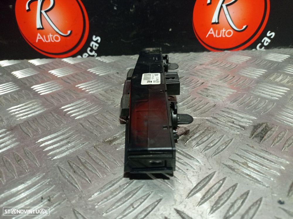 Botão 4 Piscas  Opel Astra H Gtc (A04) - 2